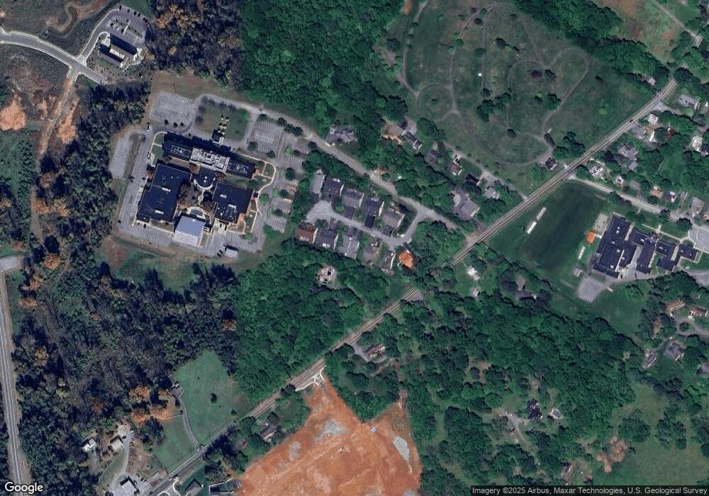 61 Hartzell Dr, Shepherdstown, WV 25443 - photo 1