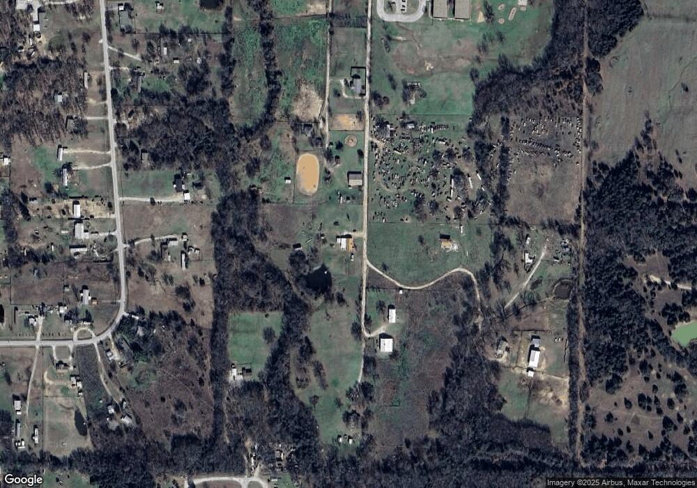 319 Horseshoe Ln, Gainesville, TX 76240 - photo 1