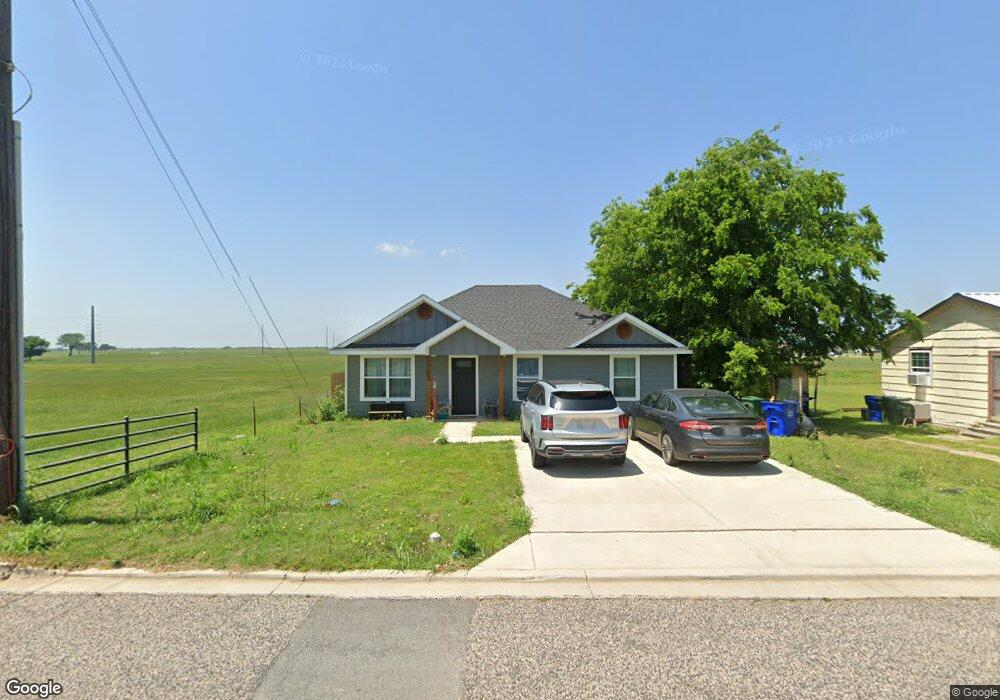 215 Chestnut St, Whitesboro, TX 76273 - photo 1