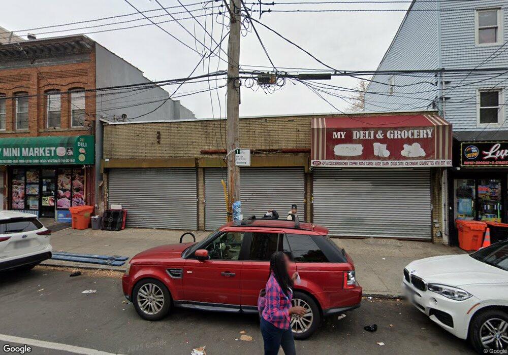 201 Broad St unit 201-5, Staten Island, NY 10304 - photo 1