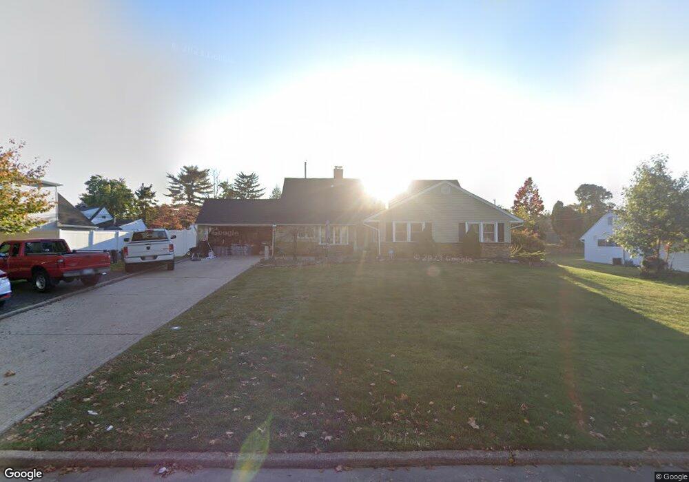 29 Spindletree Rd, Levittown, PA 19056 - photo 1