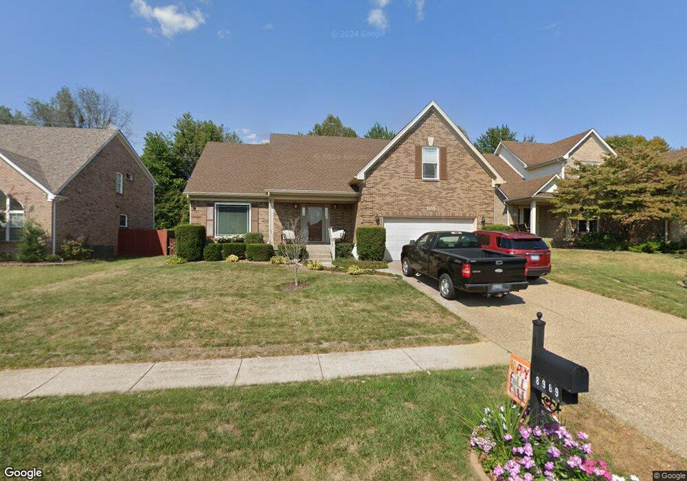 8909 Adams Run Ct, Louisville, KY 40228 - photo 1