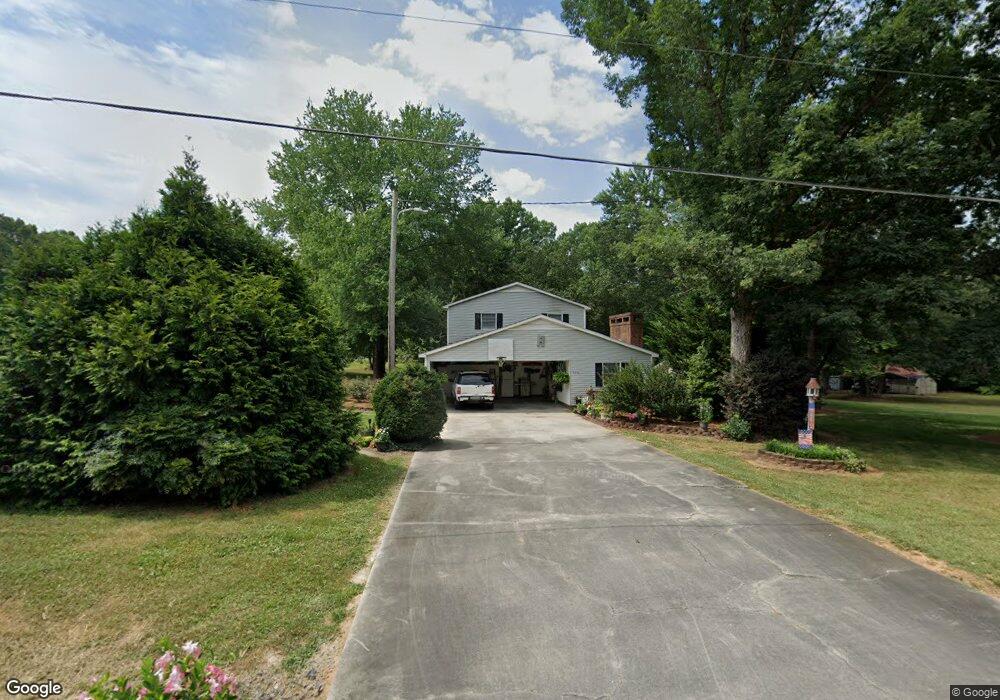 580 Oak View Ln, Asheboro, NC 27205 - photo 1