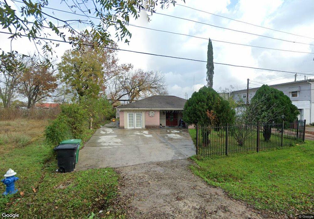 706 Marcella St, Houston, TX 77091 - photo 1