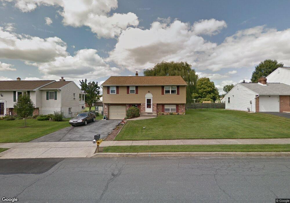 640 Wisteria Ave, Reading, PA 19606 - photo 1