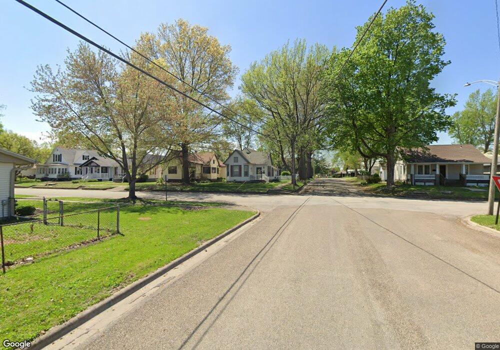 903 Decatur St, Lincoln, IL 62656 - photo 1