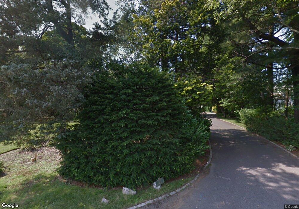 5 Henhawk Rd, Great Neck, NY 11024 - photo 1