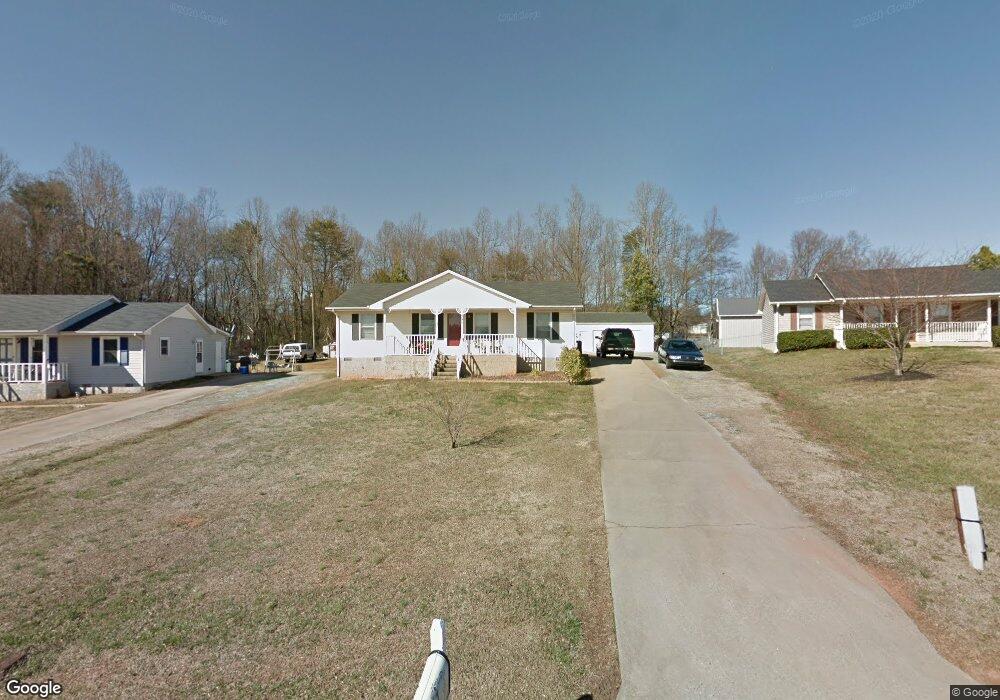 340 Crest Dr, Inman, SC 29349 - photo 1