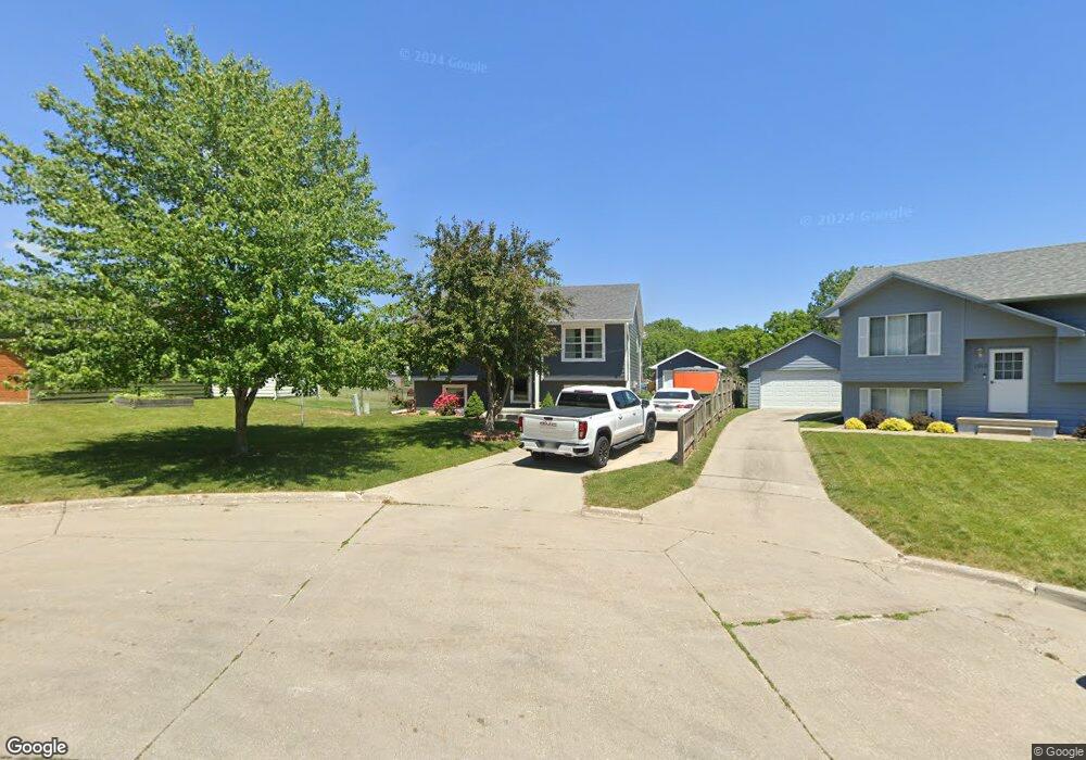 1906 E Lacona Ave, Des Moines, IA 50320 - photo 1
