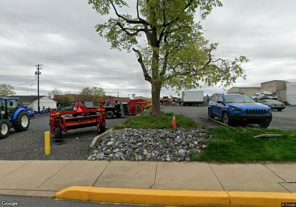 30 S Railroad Ave, New Holland, PA 17557 - photo 1