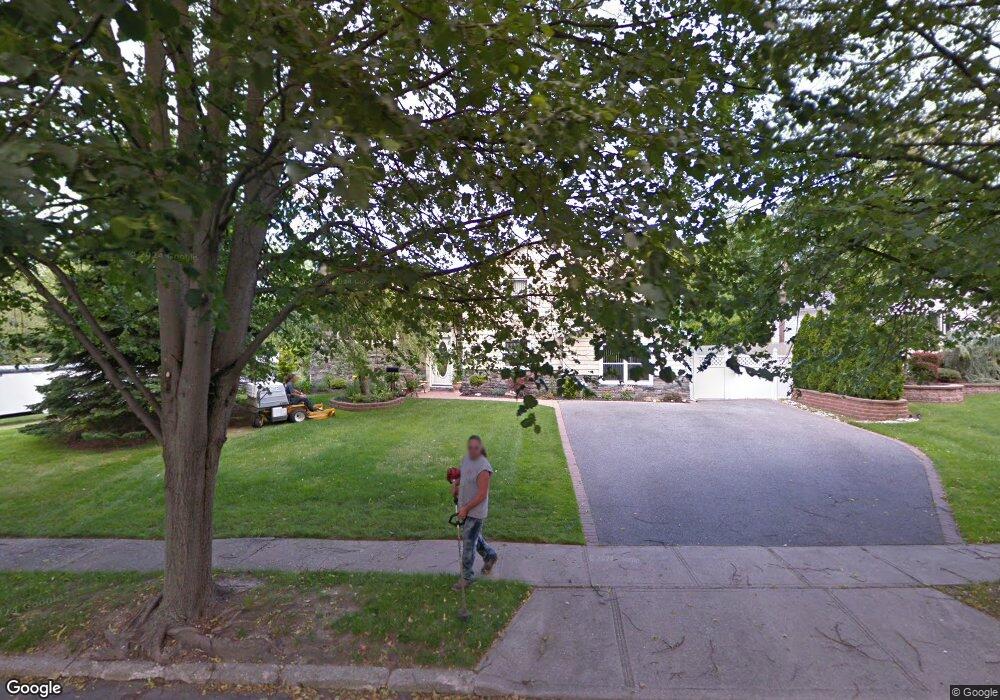 1 Eustace Dr, ComMacK, NY 11725 - photo 1