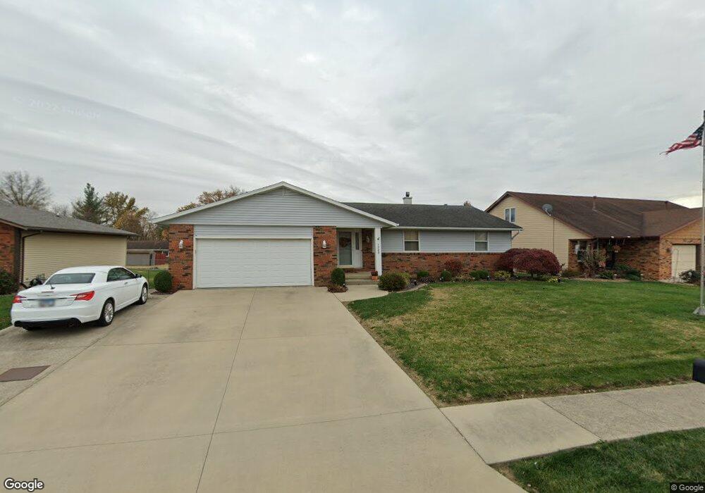 1209 W Temple Ave, Effingham, IL 62401 - photo 1