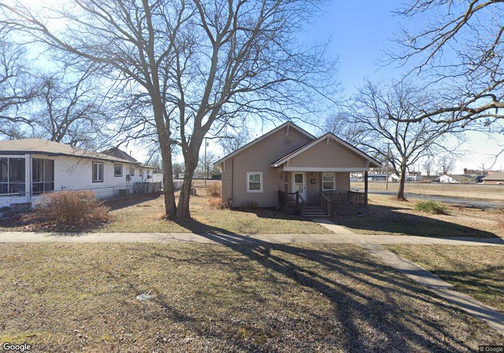 223 W 5th St, Claremore, OK 74017 - photo 1