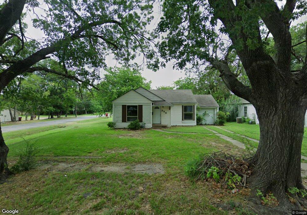 256 E Evans Ave, Bonham, TX 75418 - photo 1