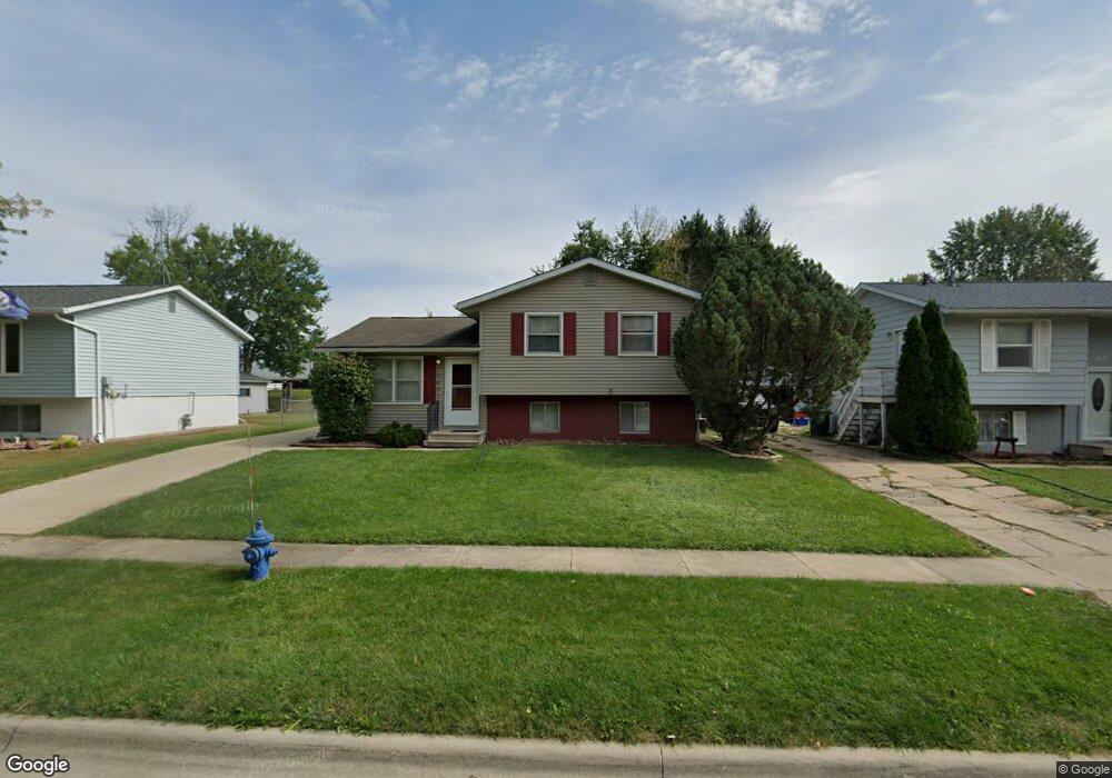 1407 Ingersoll Rd, Waterloo, IA 50701 - photo 1