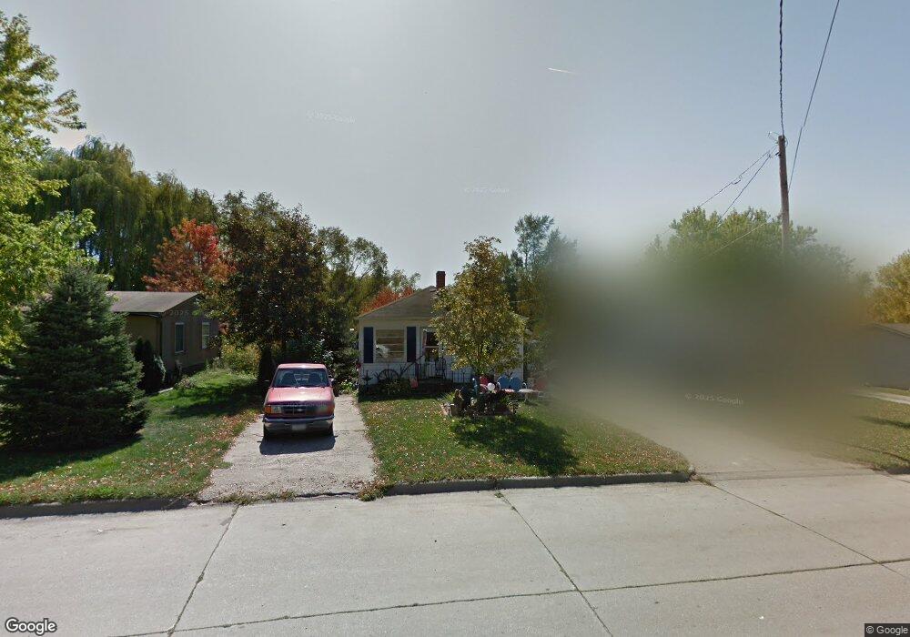 205 N 9th Ave W, Newton, IA 50208 - photo 1