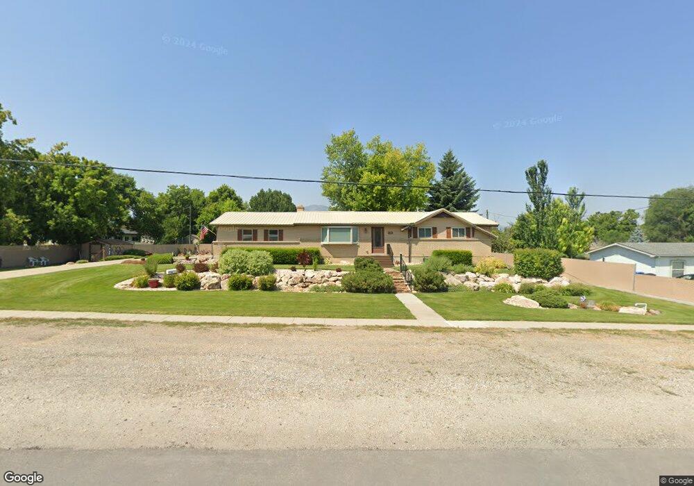 135 N Center St, Hyrum, UT 84319 - photo 1
