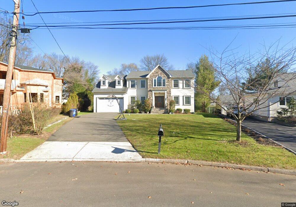 550 Beech Ln, Paramus, NJ 07652 - photo 1