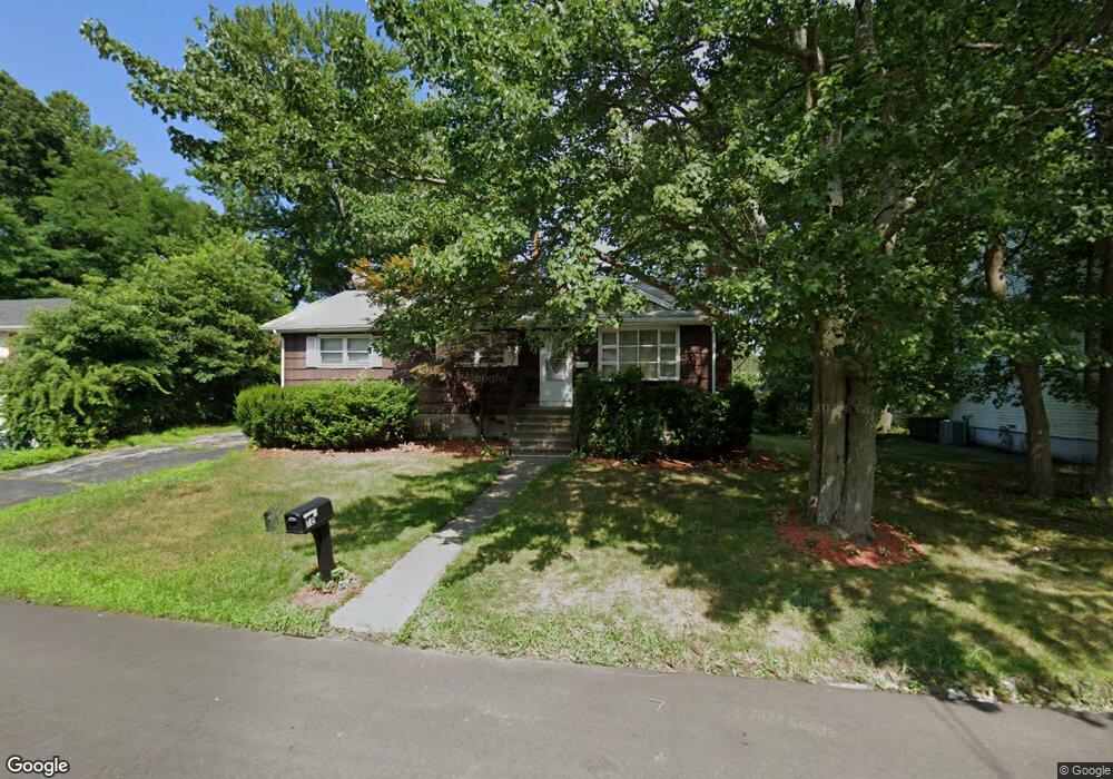 76 Macon Dr, Bridgeport, CT 06606 - photo 1