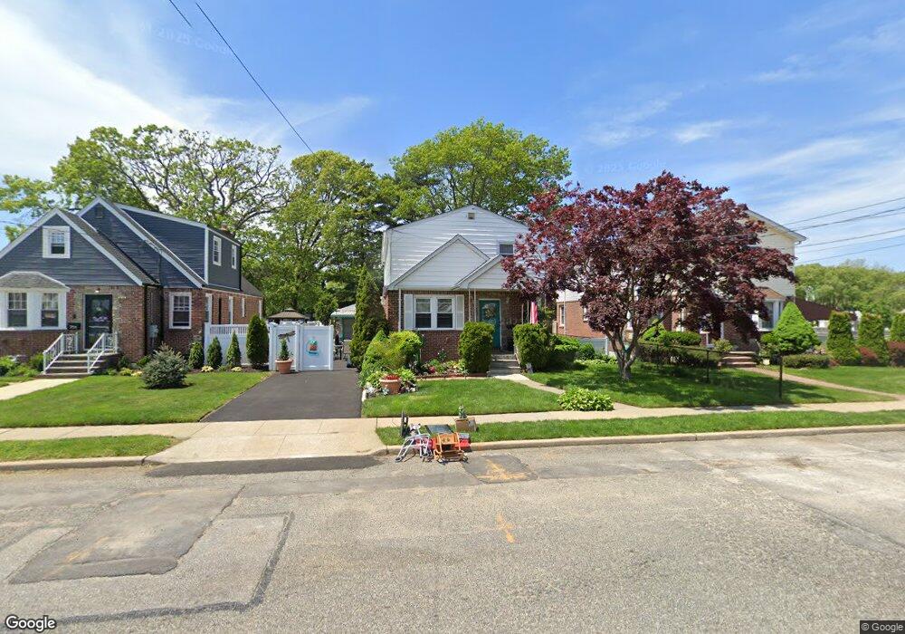 252 Claflin Blvd, Franklin Square, NY 11010 - photo 1