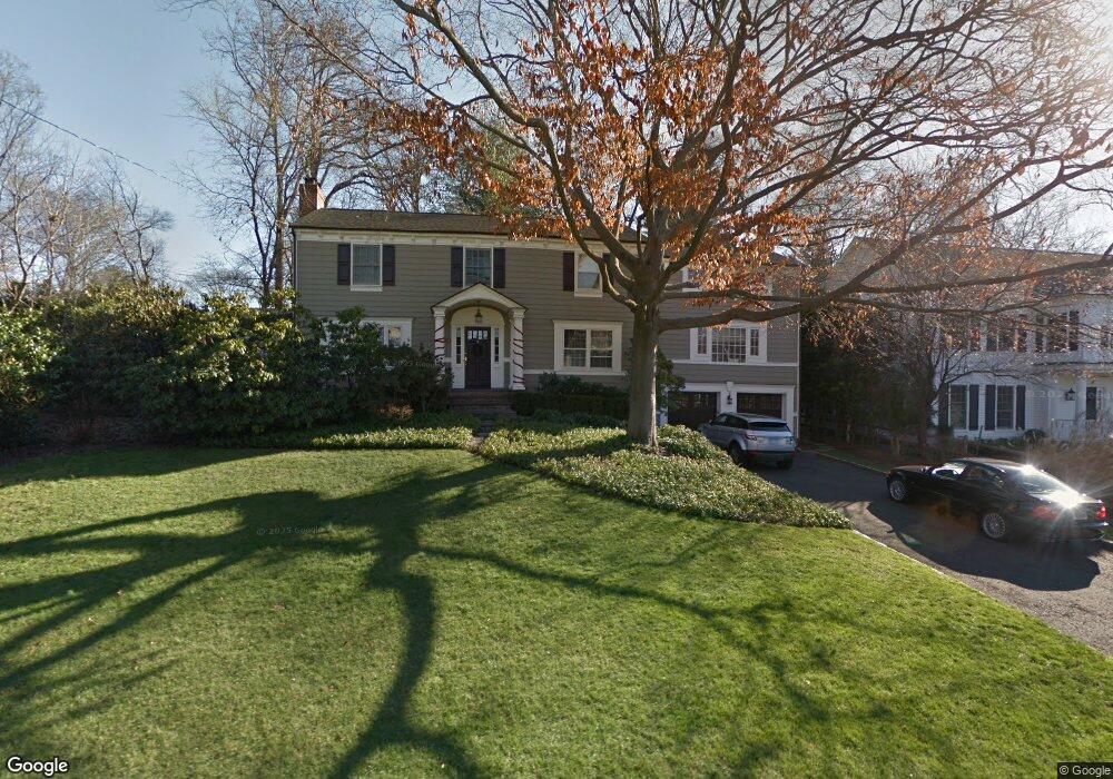 10 Hearthstone Dr, Riverside, CT 06878 - photo 1