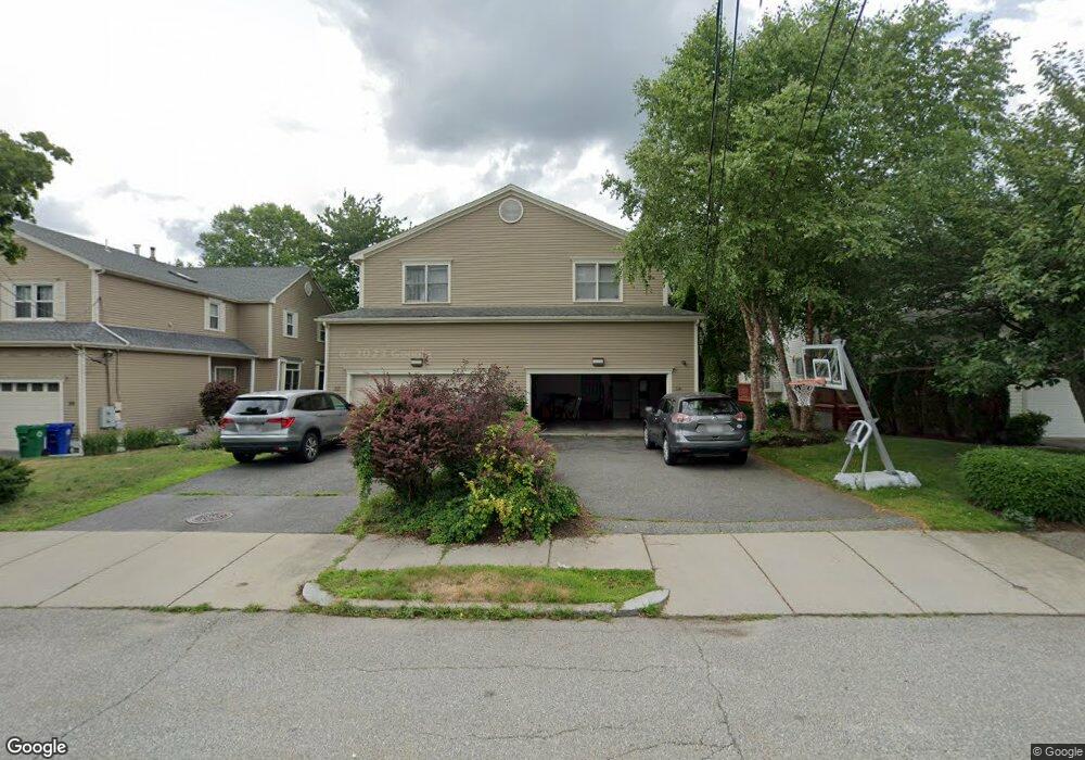 34 Tanglewood Rd unit 2       34, Newton Center, MA 02459 - photo 1