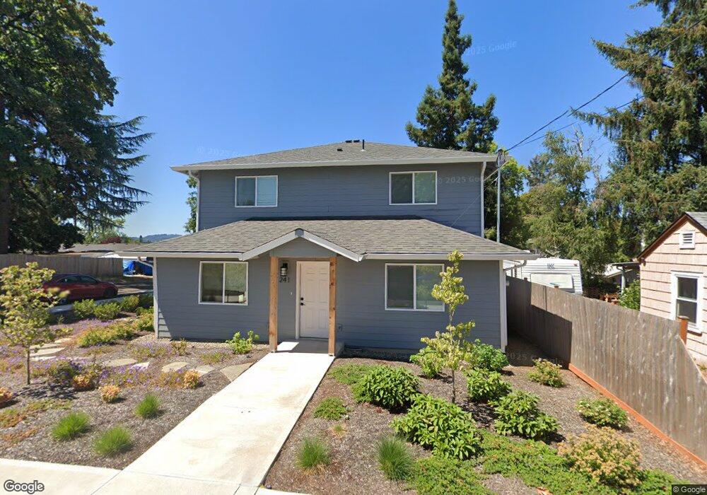 241 S Park St, Carlton, OR 97111 - photo 1