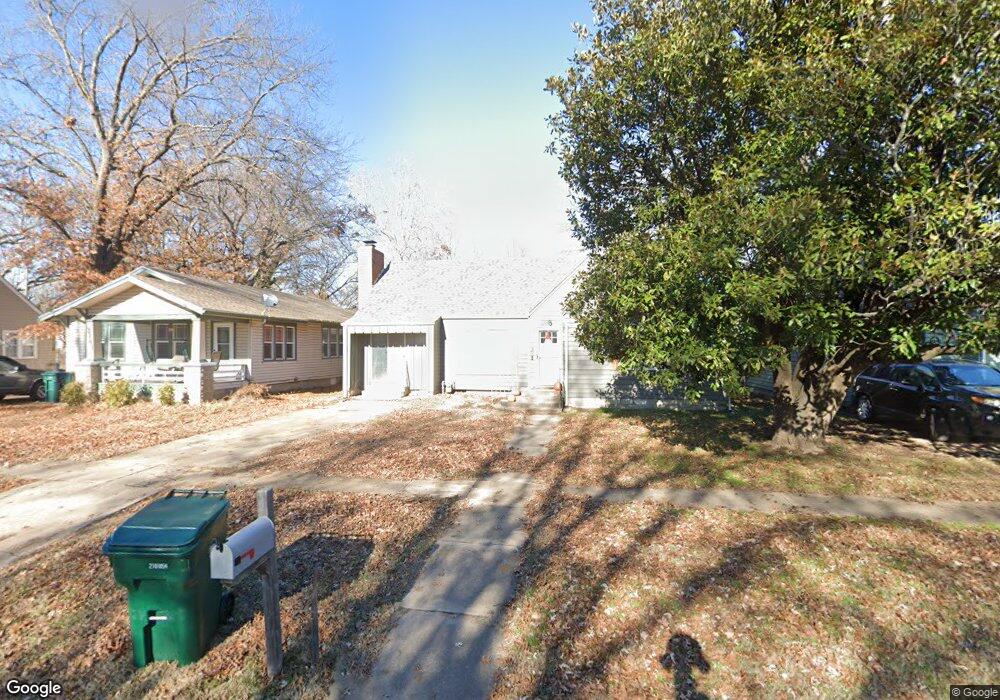 3137 Corning N A, Parsons, KS 67357 - photo 1