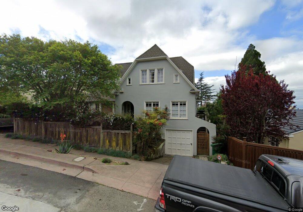 950 San Benito Rd, Berkeley, CA 94707 - photo 1