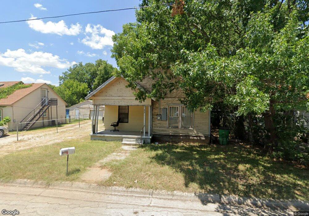 617 Ritchey St, Gainesville, TX 76240 - photo 1