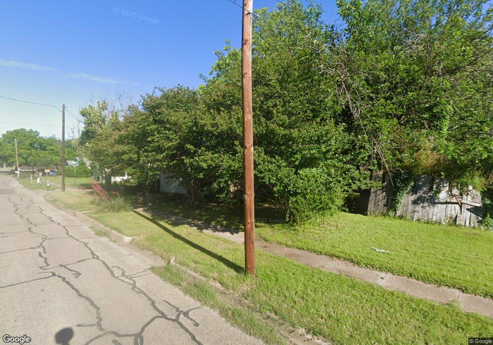 422 W Wardville St, Cleburne, TX 76033 - photo 1