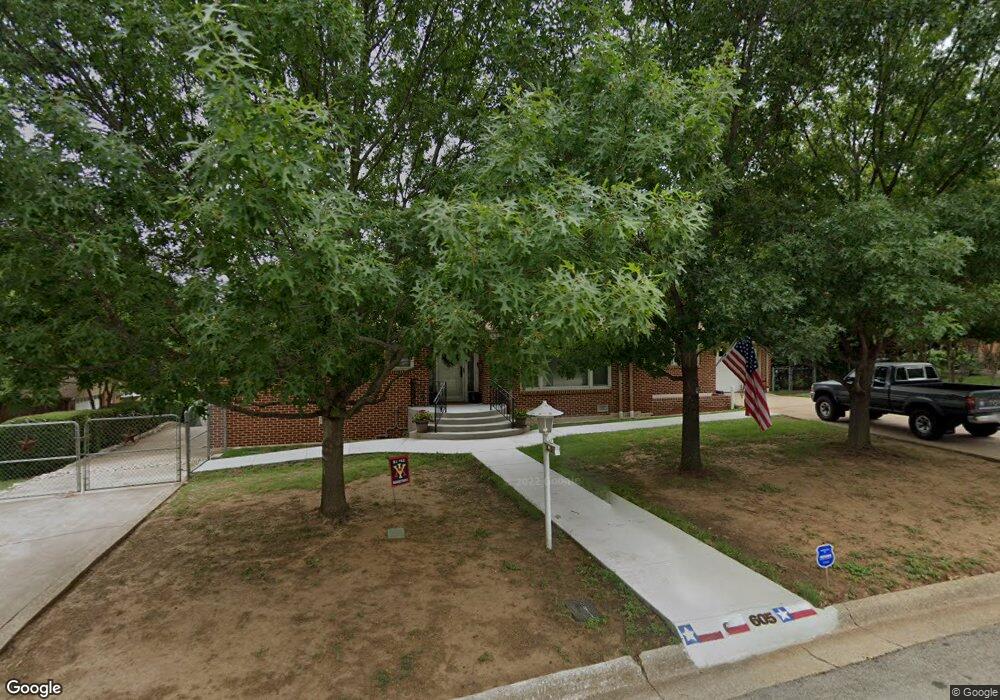 605 Briarwood Ln, Hurst, TX 76053 - photo 1