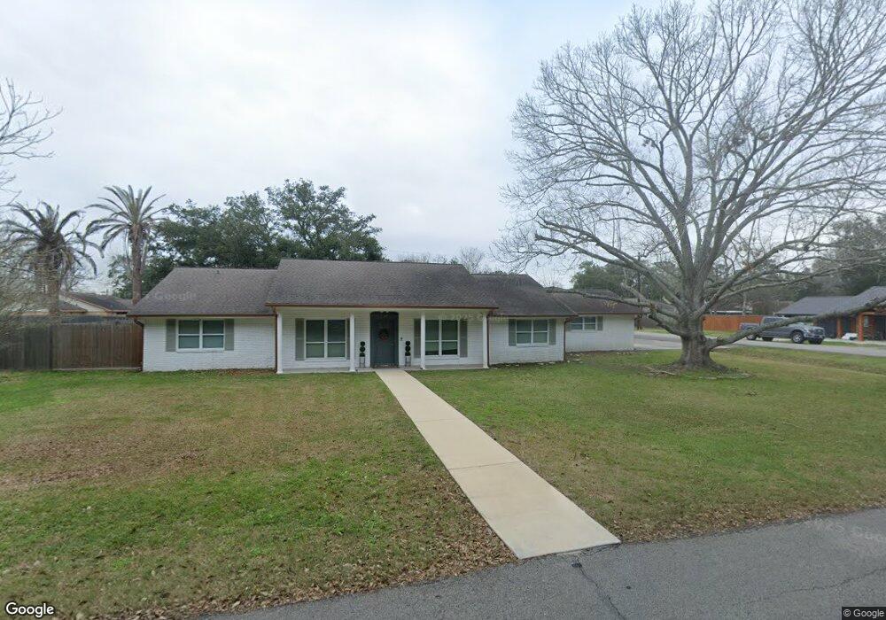 1600 Meadow Ln, Alvin, TX 77511 - photo 1