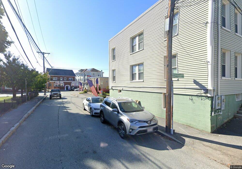 33 Mount Pleasant St unit 33, Waltham, MA 02452 - photo 1