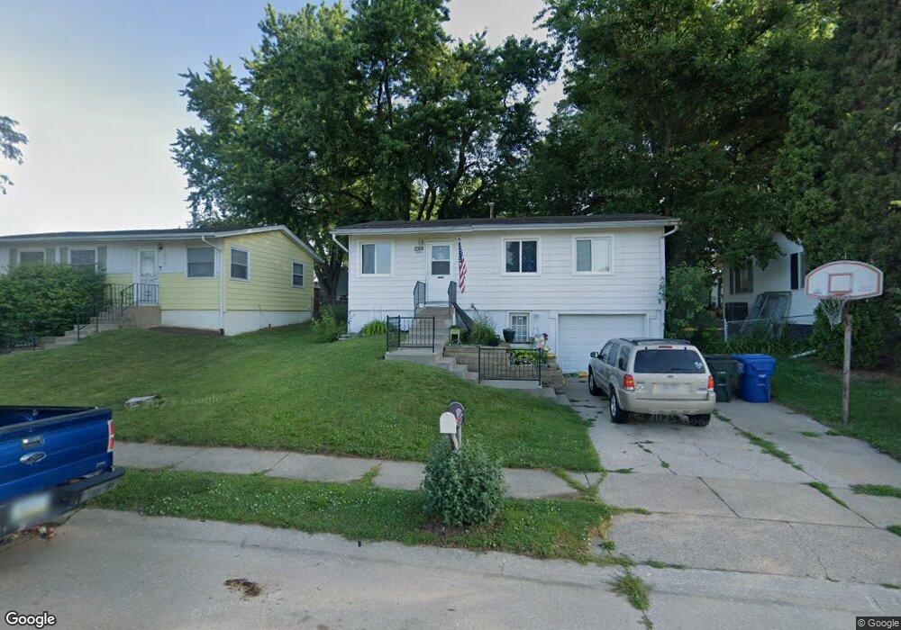 2324 W 58th St, Davenport, IA 52806 - photo 1