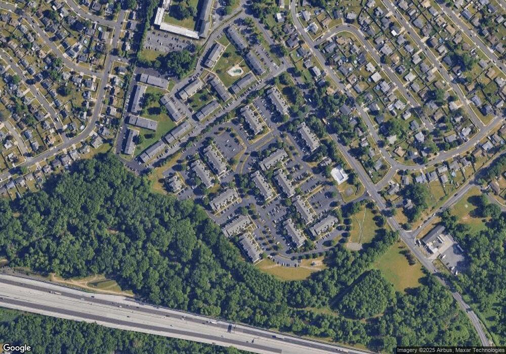 121 Pamela Ct, Levittown, PA 19057 - photo 1