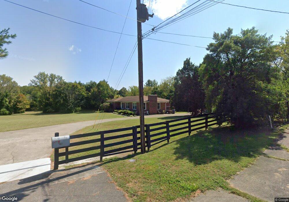 8200 Florist Rd, Louisville, KY 40228 - photo 1