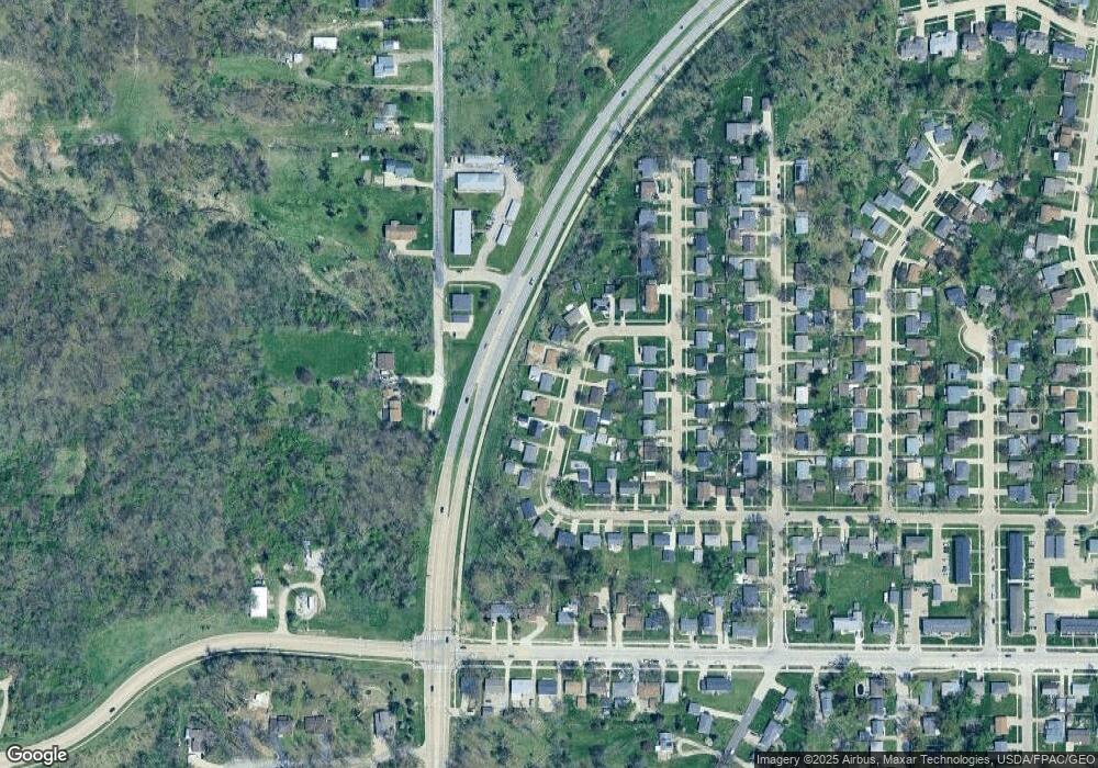 1638 Elaine Dr NW, Cedar Rapids, IA 52405 - photo 1