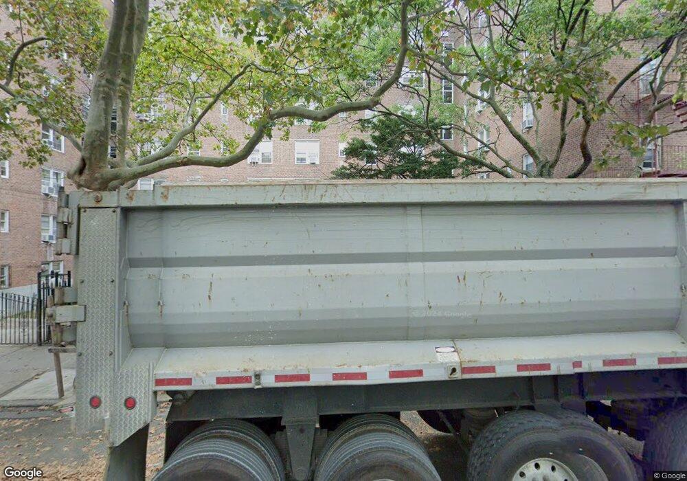 Cooperative unit 6C, Forest Hills, NY 11375 - photo 1