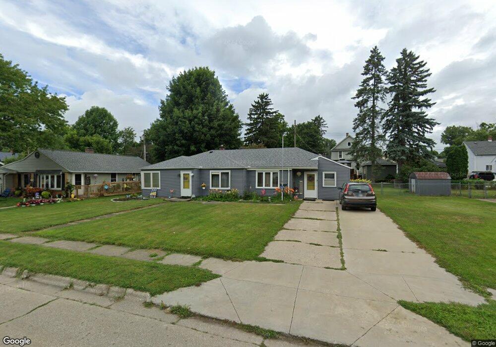 715 E Jefferson Ave, La Porte, IN 46350 - photo 1