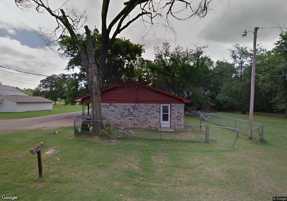 811 W 2nd St, Hugo, OK 74743 - photo 1