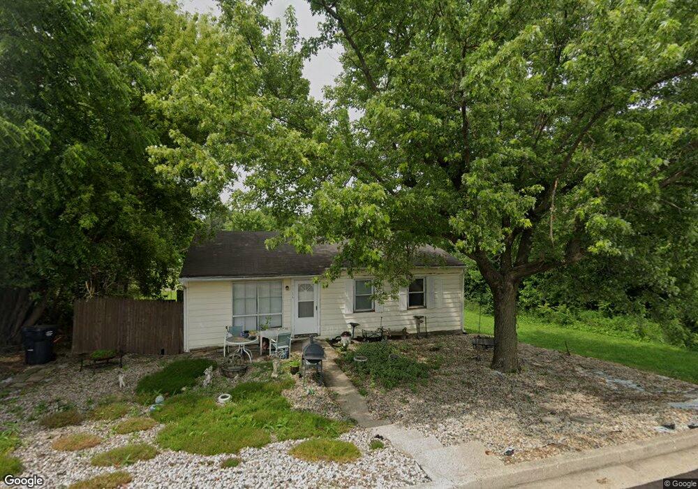 1716 E 19th St, Anderson, IN 46016 - photo 1