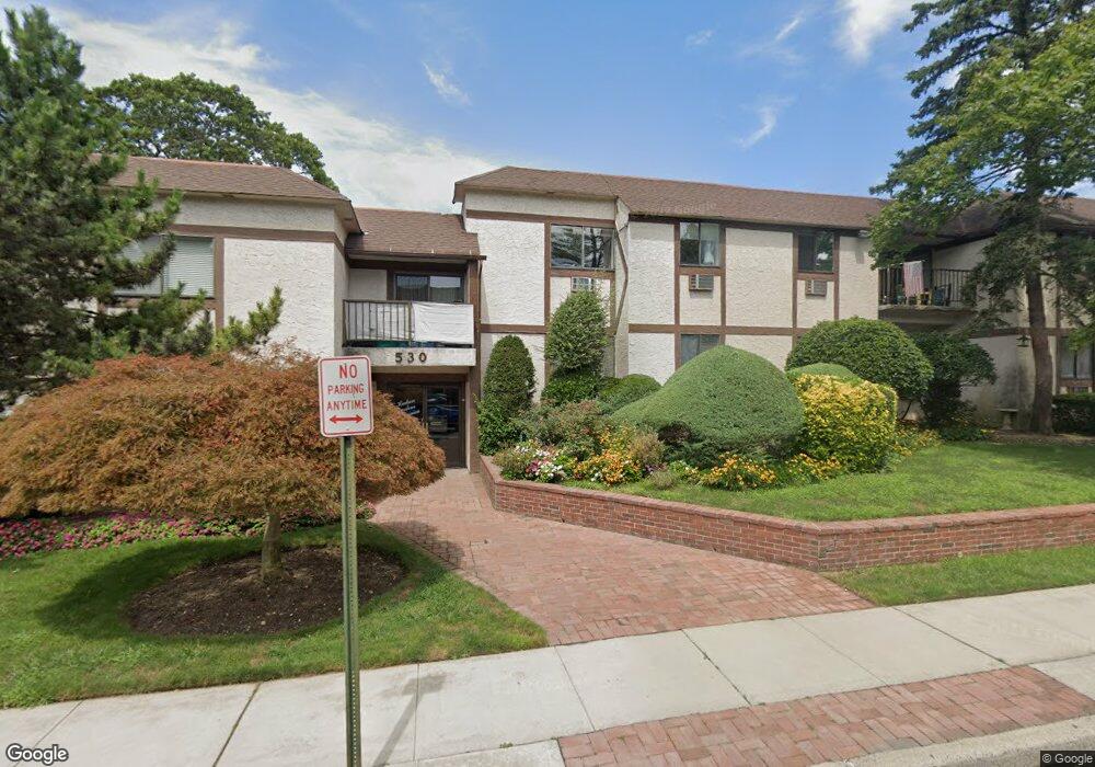 530 Hudson Ave unit C3, Cedarhurst, NY 11516 - photo 1