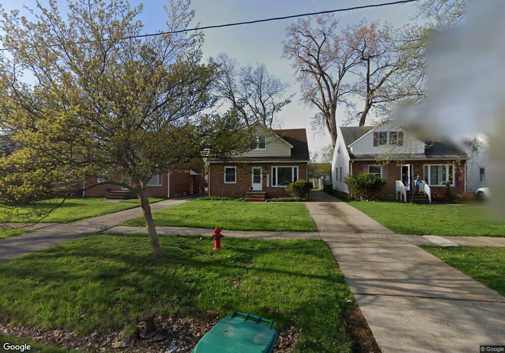 19080 Mccracken Rd, Maple Heights, OH 44137 - photo 1