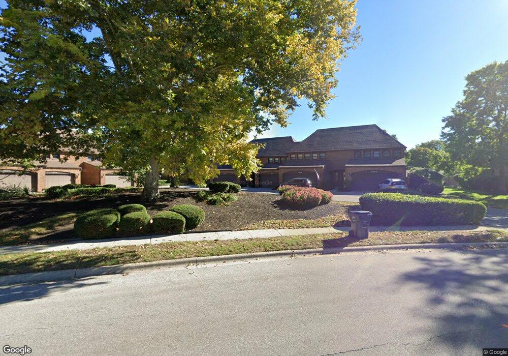 4562 Carriage Hill Ln, Columbus, OH 43220 - photo 1