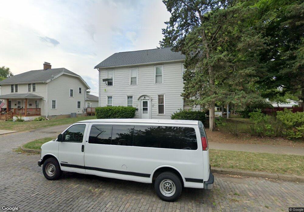 325 E Franklin St, Circleville, OH 43113 - photo 1