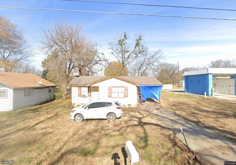 717 E 20th St, Okmulgee, OK 74447 - photo 1