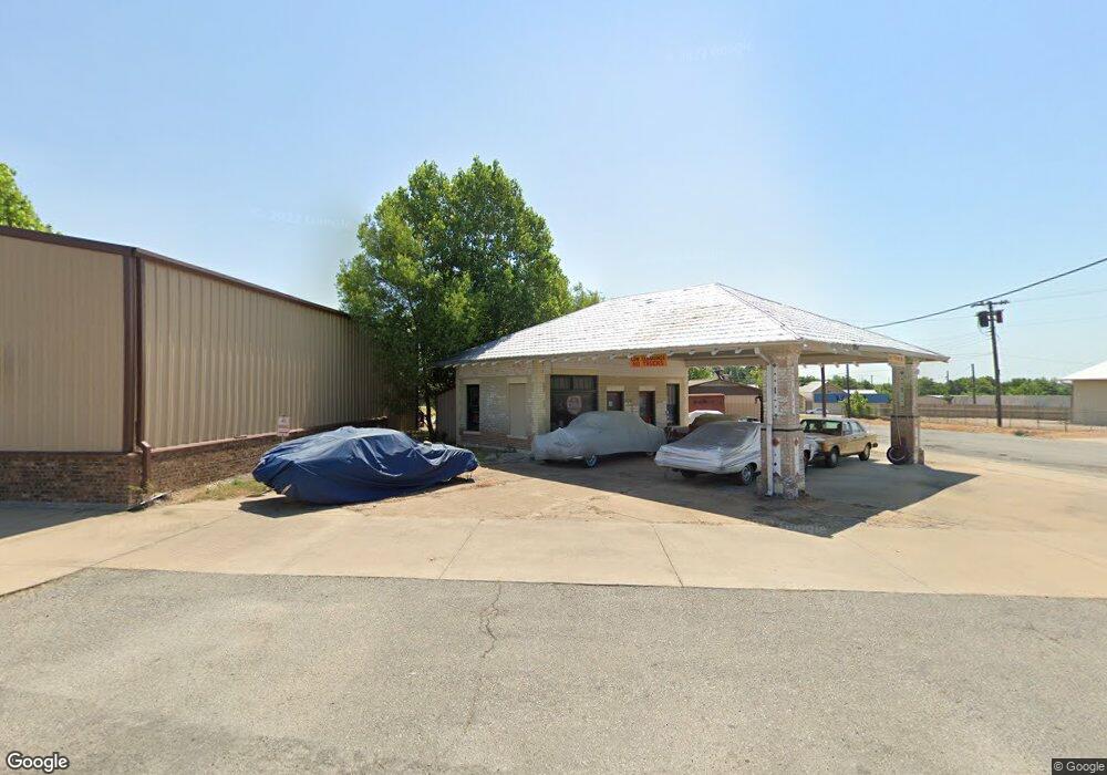 302 N Main St, Bonham, TX 75418 - photo 1