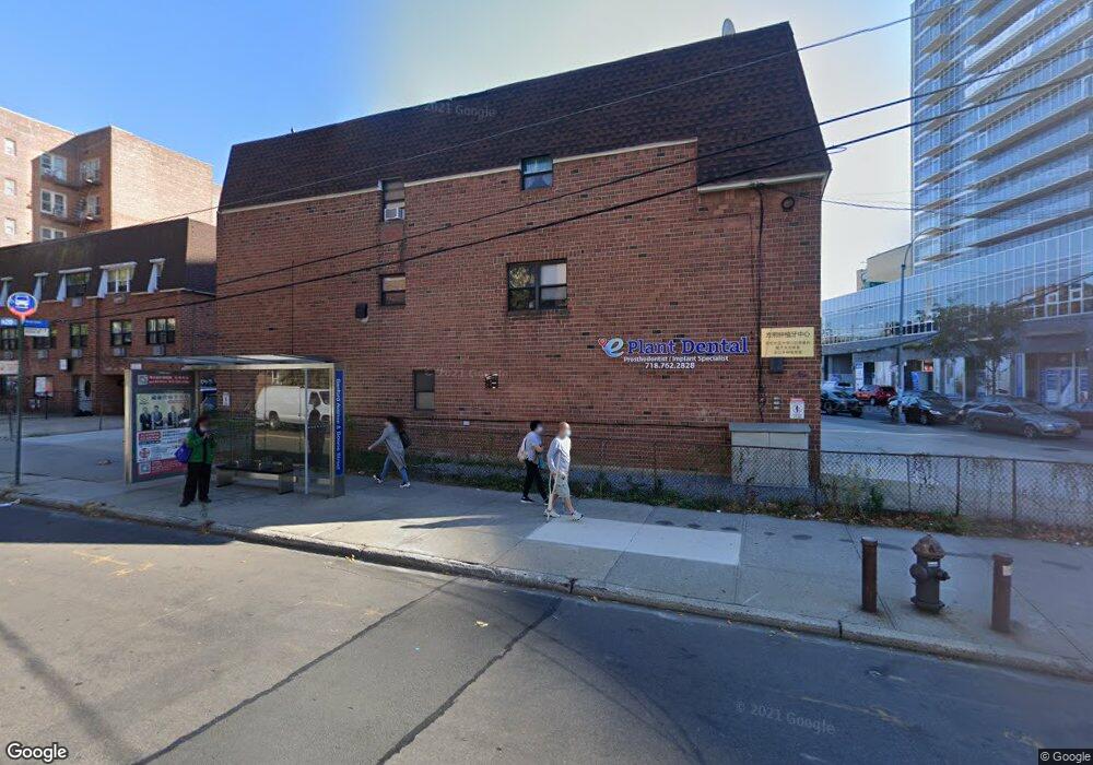 14316 Sanford Ave unit 6, Flushing, NY 11355 - photo 1