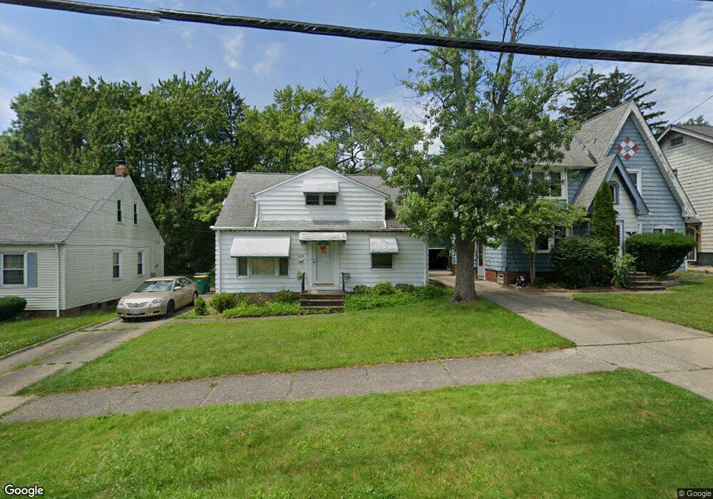 5332 Thomas St, Maple Heights, OH 44137 - photo 1